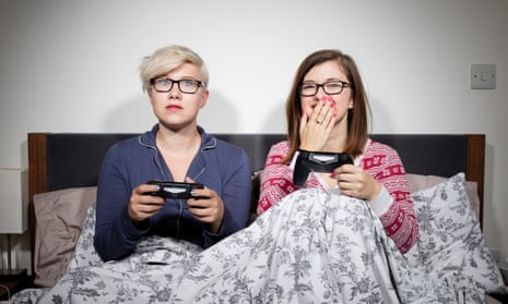 Holly Nielsen and Kate Gray testing sexual scenes in video games 