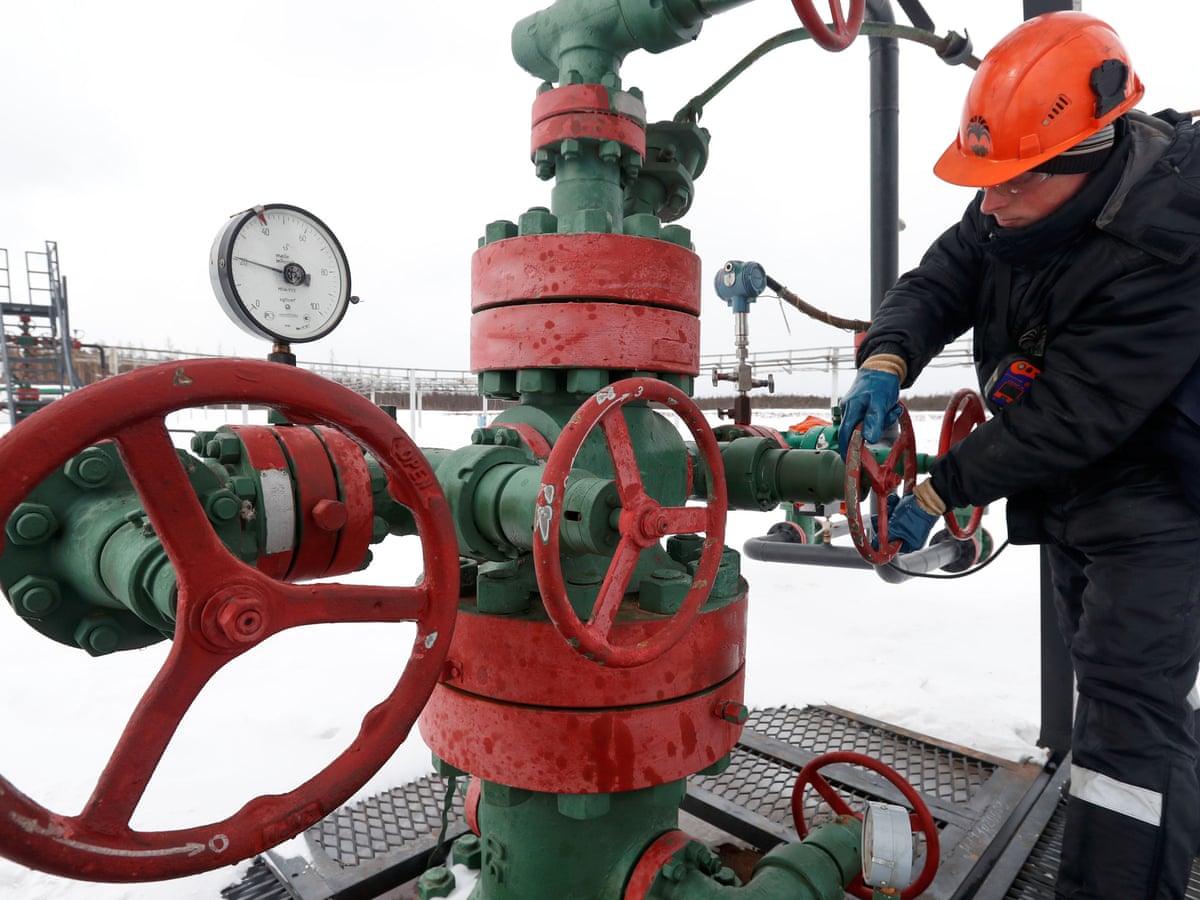 Russia To Use Anti Tank Shells In Attempt To Put Out Oilfield Fire Russia The Guardian