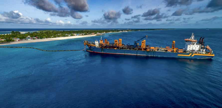 Sinking Maldives plans to reclaim land from the ocean | Maldives
