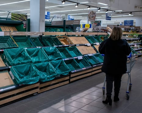 Bad Weather To Blame For Fresh Veg ShortageCARDIFF, WALES - FEBRUARY 25: Empty shelves in a supermarket on February 25, 2023 in Cardiff, Wales. Aldi, Asda, Morrisons and Tesco have placed limits on the number of tomatoes, cucumbers and peppers customers can purchase due to shortages. The UK government has said this is due to extreme weather in Spain and north Africa which has affected harvests. (Photo by Matthew Horwood/Getty Images)