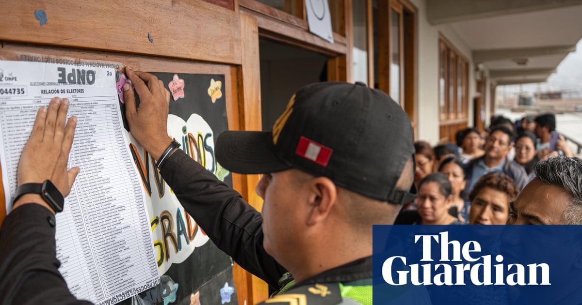 Peru extends voting for president into Monday after chaos at polling stations