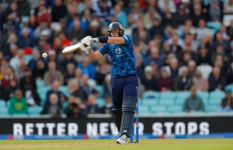 Jamie Smith hits out as England chase down the target.