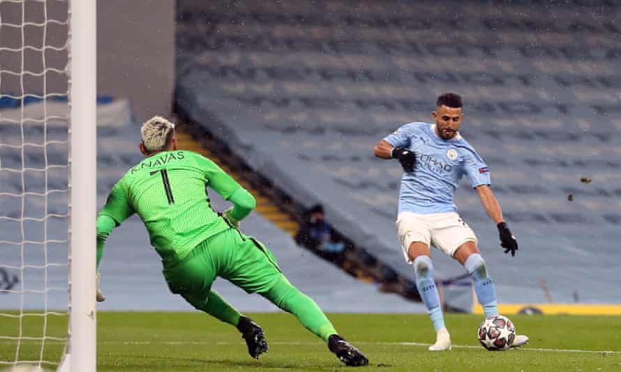 Riyad Mahrez slots home the second goal.