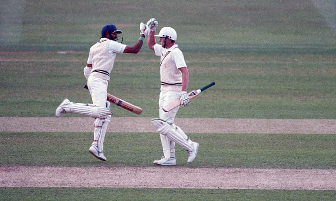 Warwickshire’s Asif Din (left) and Neil Smith celebrate after Smith’s six in the final over against Middlesex at Lord’s in 1989