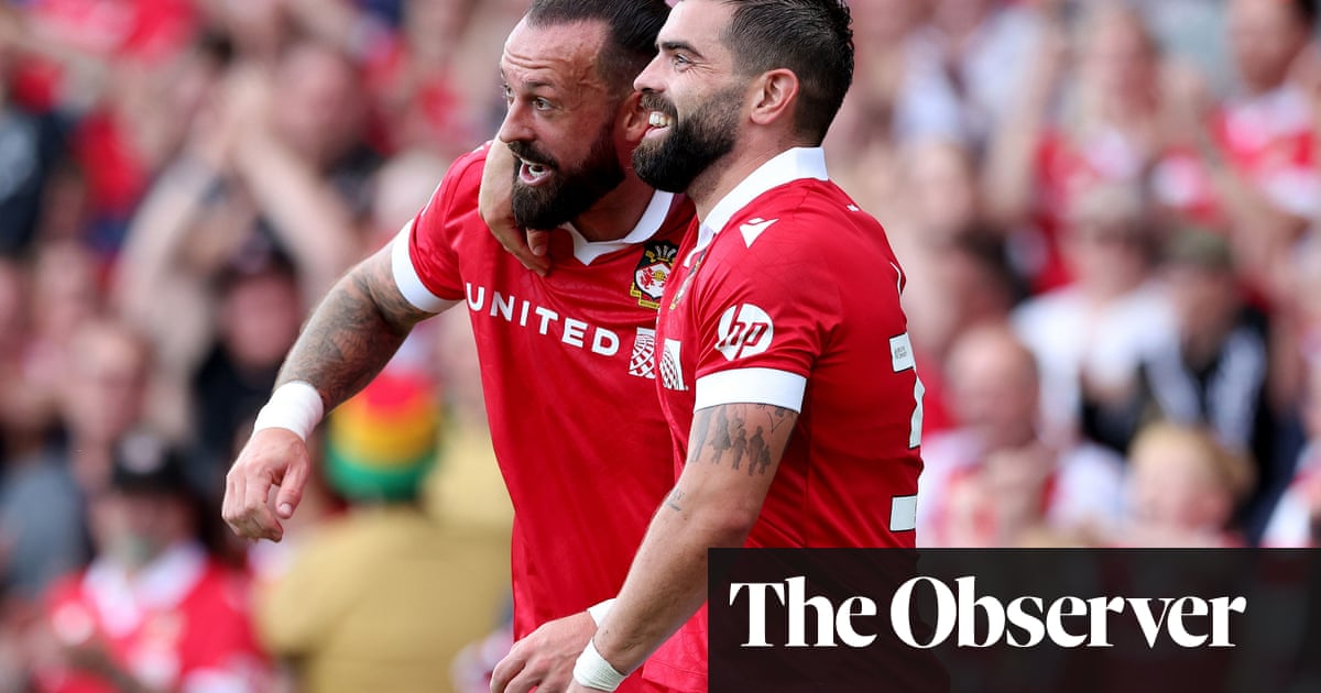 Wrexham AFC Wins League One Opener 3-2