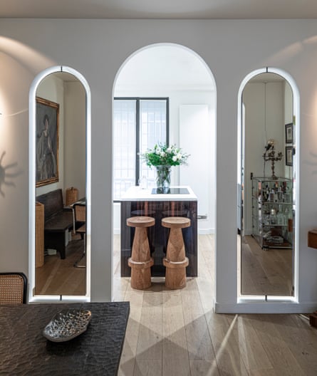 An arch leading through to the kitchen.