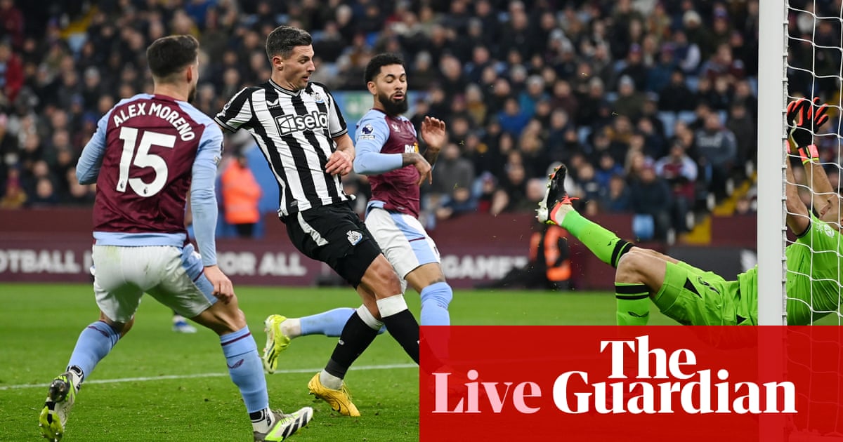 Фабиан Шар отбеляза два гола за да сложи край на