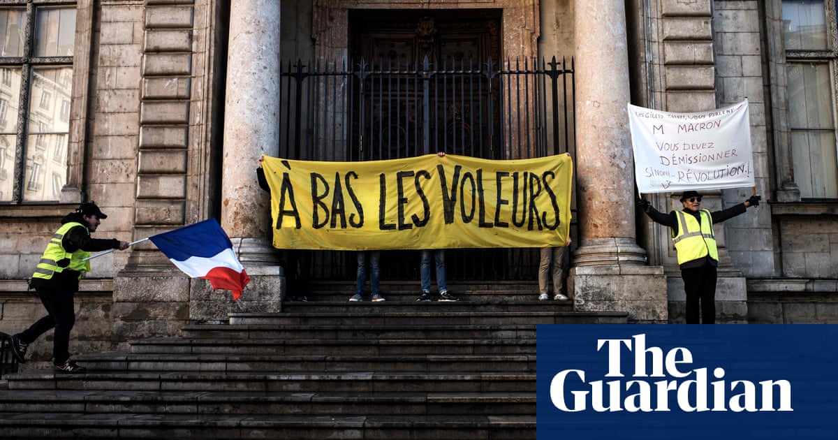 Macron Resign Yellow Vest Protests Enter 5th Week 33000