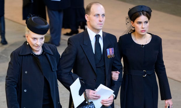 Sophie Winkleman (à droite) avec son mari Lord Frederick Windsor et Lady Sarah Chatto, la nièce de la reine.
