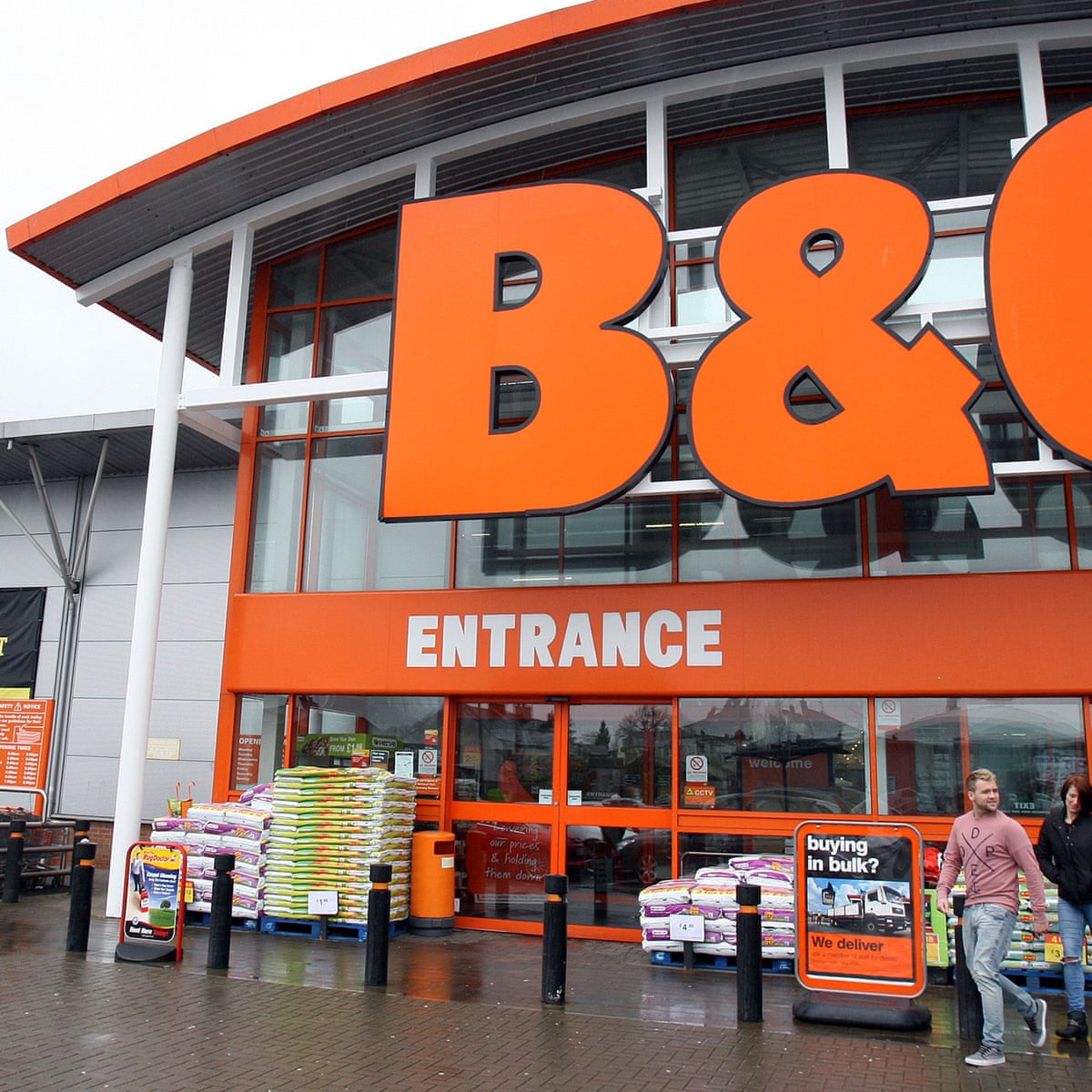 B Q And Homebase Sales Hammered By Bad Weather Kingfisher The Guardian