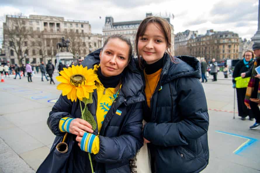 The Ukrainian-British clarinetist Anastasia Gould and her mother, Iryna.