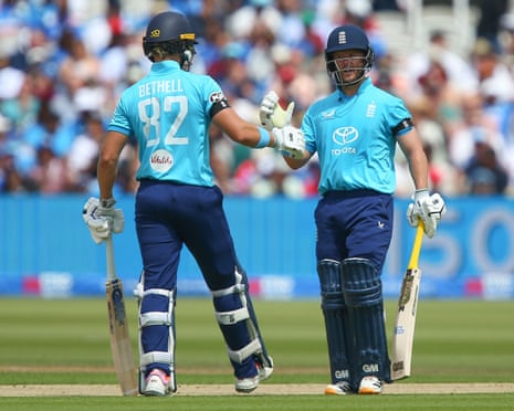 Jacob Bethell and Ben Duckett celebrate an unbeaten 150 partnership for the first wicket against India.