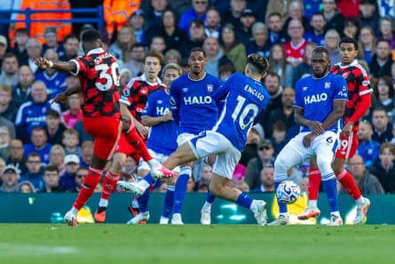 Ryan Sessegnon fires Fulham into the lead at Ipswich
