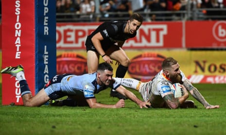 Sam Tomkins touches down for the decisive, 79th-minute try that sends Catalans through to the Grand Final