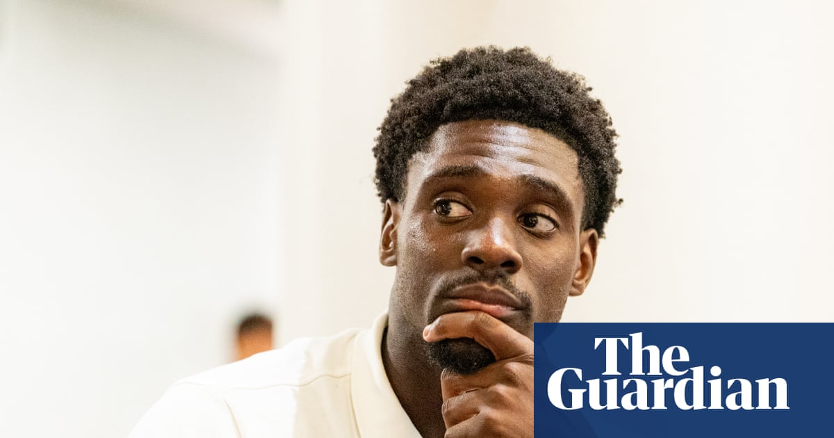 Striker Mo Touré sends injury scare through Socceroos camp on eve of World Cup