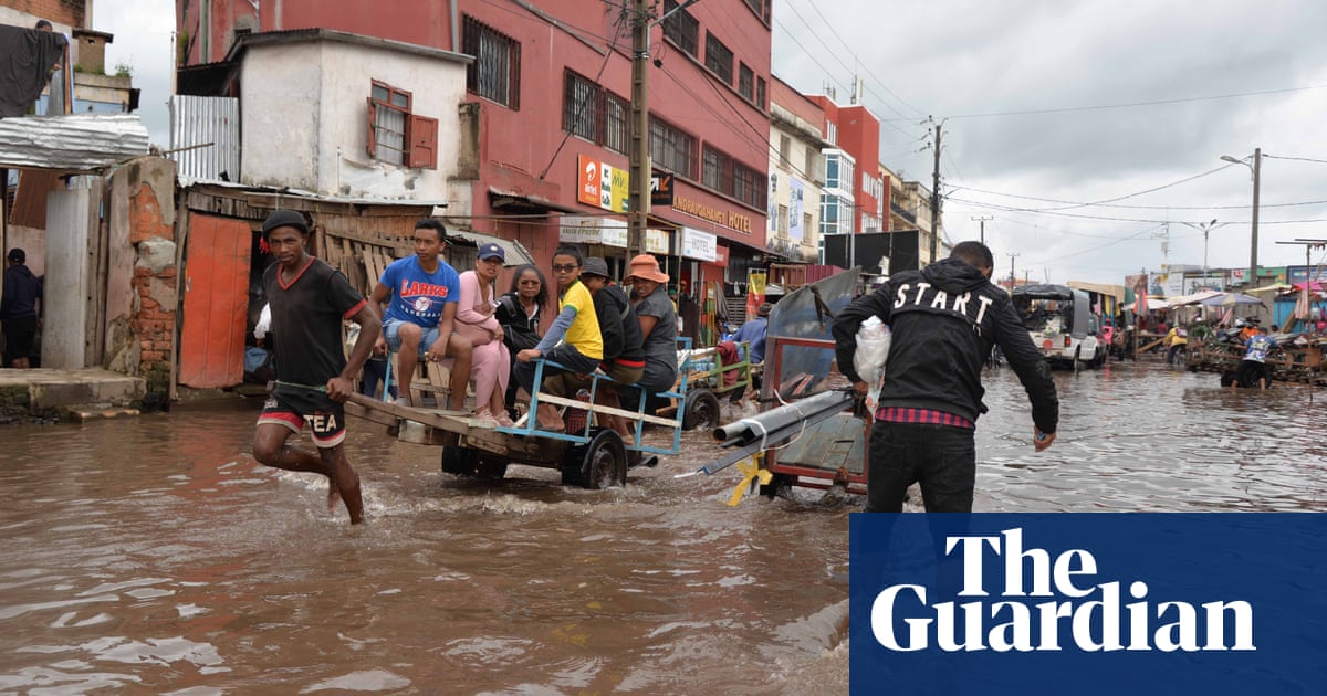Weather tracker: Cheneso restrengthens to bring flooding to Madagascar