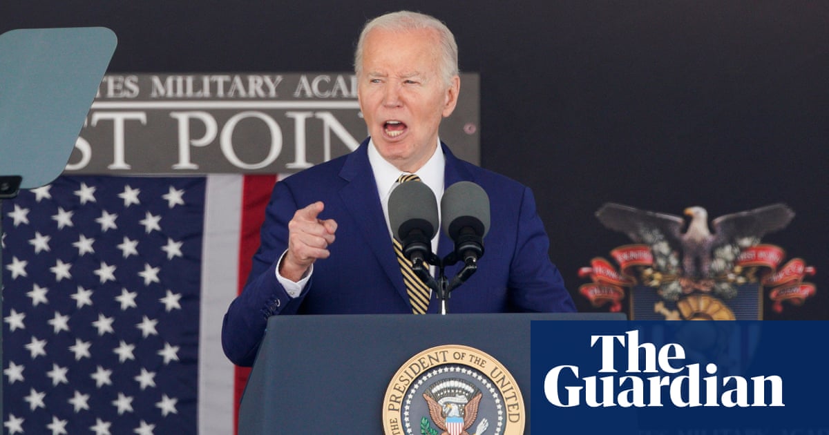 President warns new army officers to be ‘guardians of American democracy’