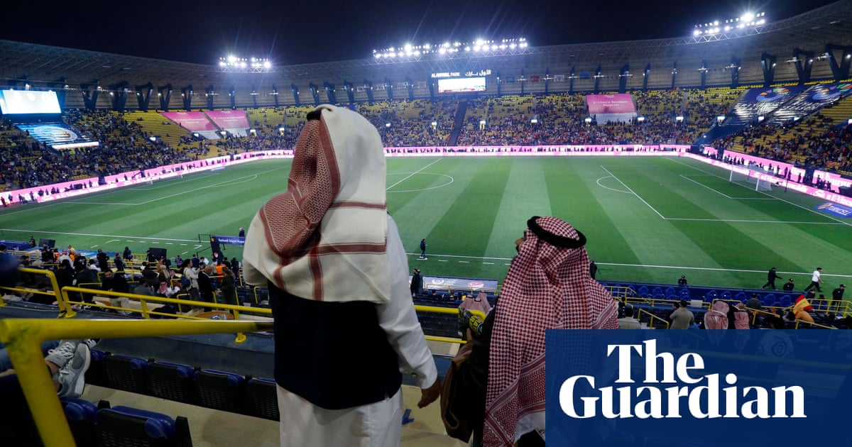 „Спор за тениски“ доведе до отлагането на базирания в Саудитска Арабия финал за Суперкупата на Турция