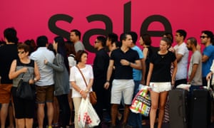 Shoppers in Sydney CBD