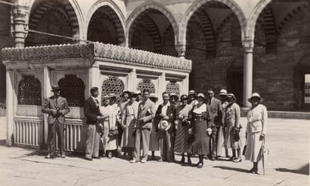 Courtyard of the Ayasofya with visiting tourist group. Date: circa 1930s.