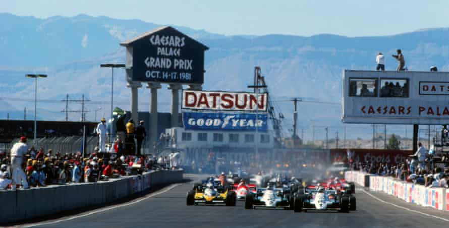 Race winner Alan Jones, in his Williams FW07C, leads at the start of the 1981 Caesars Palace Grand Prix.