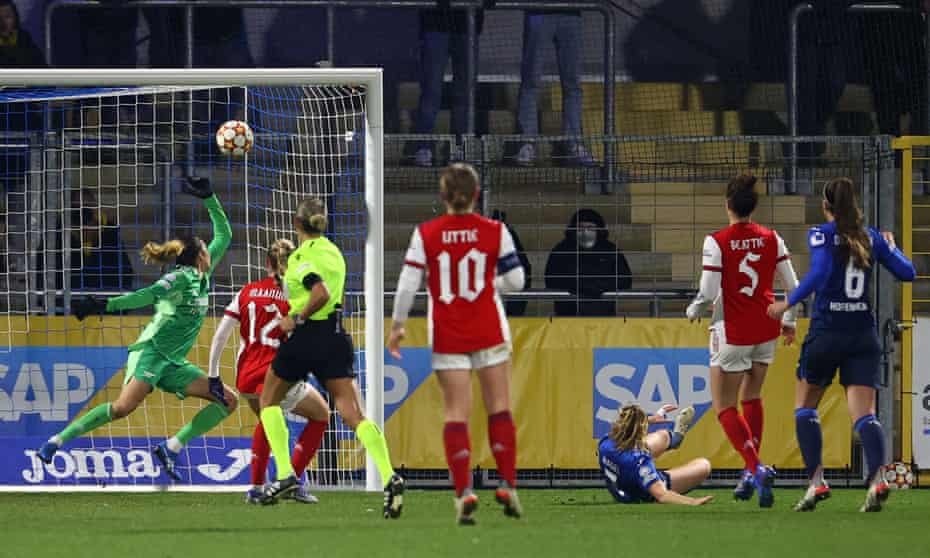 Hoffenheim’s Chantal Hagel scores the first of her quick-fire double to put Arsenal under pressure