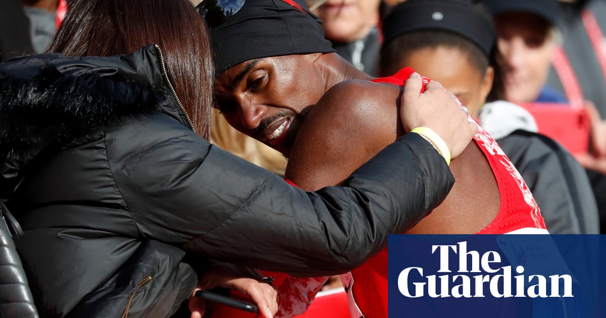 Mo Farah records worst marathon time as Lawrence Cherono wins in Chicago