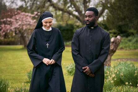 Keeley Hawes and Paapa Essiedu in Falling.