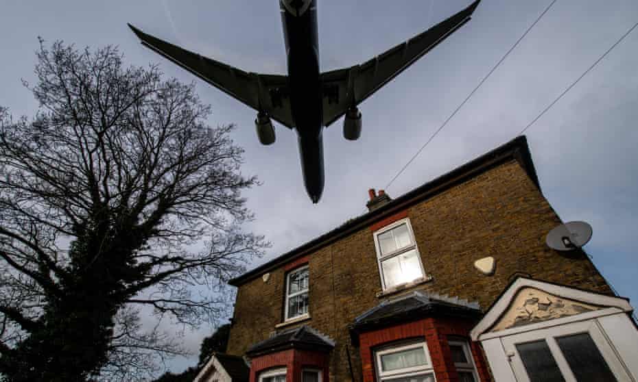 plane landing at Heathrow