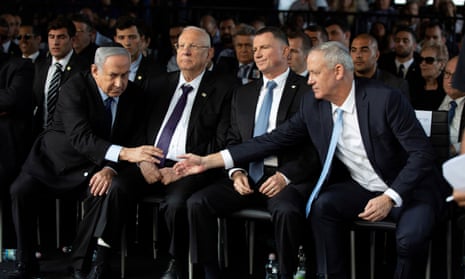 The coronavirus pandemic added urgency to breaking the stalemate between Netanyahu (left) and Gantz (right).