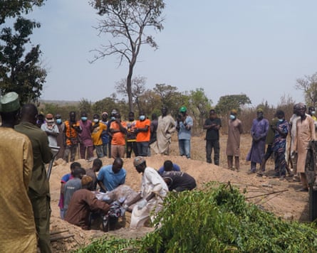 ‘A ótica é terrível’: lista de convidados do casamento em destaque enquanto a violência atinge áreas da Nigéria