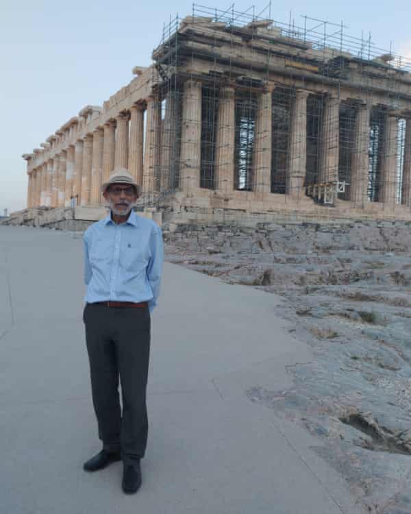 Professor Manolis Korres in front of the Parthenon