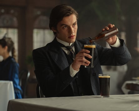 Louis Partridge in House of Guinness.