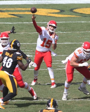 Patrick Mahomes throws downfield in Kansas City’s impressive win over Pittsburgh.