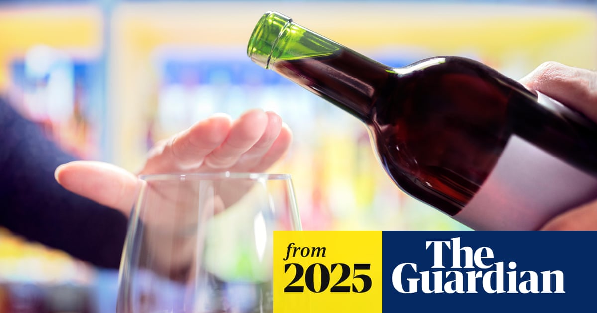 Women should avoid all alcohol to reduce risk of breast cancer, charity says