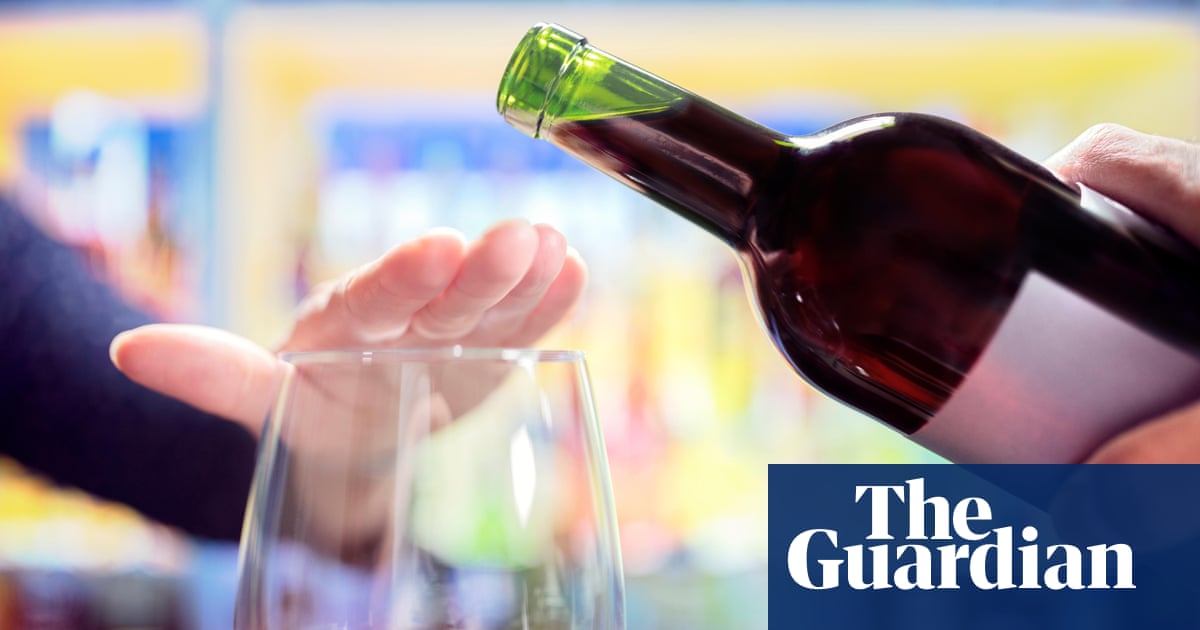 Women should avoid all alcohol to reduce risk of breast cancer, charity says