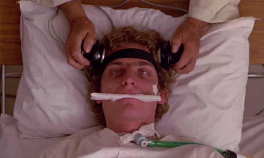 Robert Thompson as Patrick.