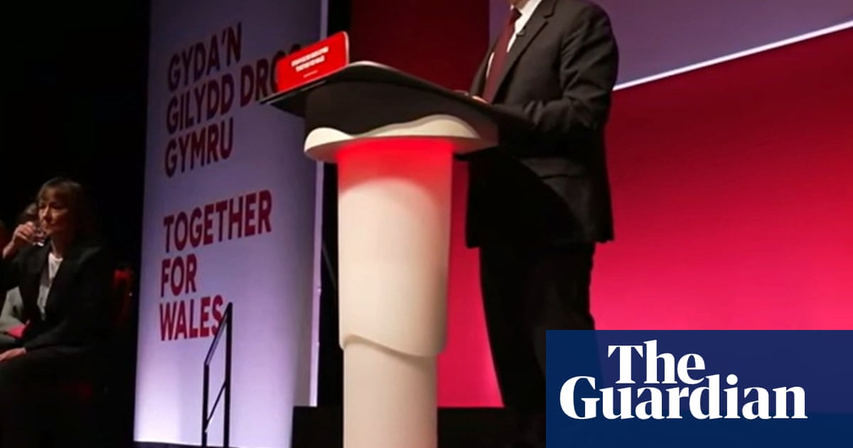 Keir Starmer accuses Nigel Farage of taking people for fools' in Wales