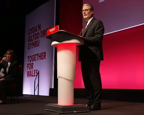 Keir Starmer accuses Nigel Farage of 'taking people for fools' in Wales | Labour | The Guardian