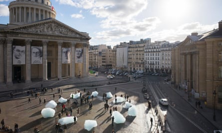 Ice Watch by Olafur Eliasson and Minik Rosing, Place du Panthéon, Paris, 2015.