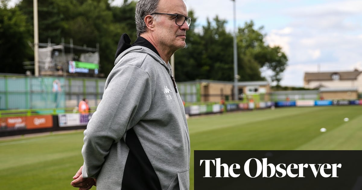 Perfectionist Marcelo Bielsa Brings Radical Approach To Leeds United Football The Guardian