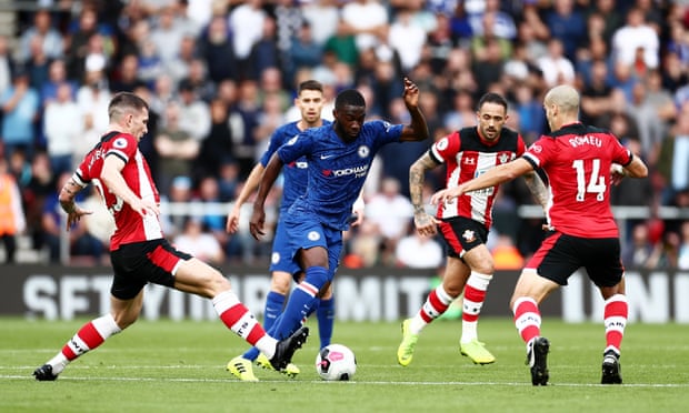 Fikayo Tomori (centre) during Chelsea’s victory over Southampton at St Mary’s on Sunday.