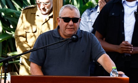 Gadi Eizenkot pronuncia un panegírico durante el funeral en diciembre de su hijo Gal Meir Eisenkot, un soldado israelí asesinado en el norte de Gaza durante operaciones militares.