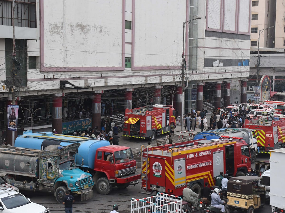 Pakistan: shopping mall fire in Karachi kills at least 11 people | Pakistan | The Guardian