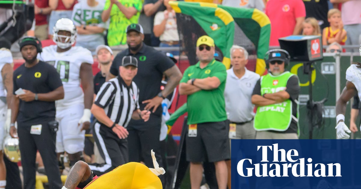 Lanning decries ‘disgusting’ late hit that sends Oregon QB Dante Moore to hospital