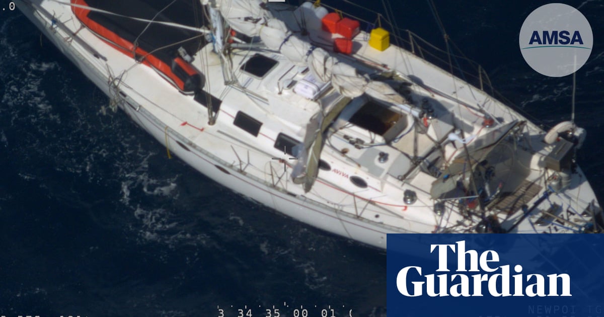 Rescue mission under way for two Australians stranded on damaged yacht in Tasman Sea