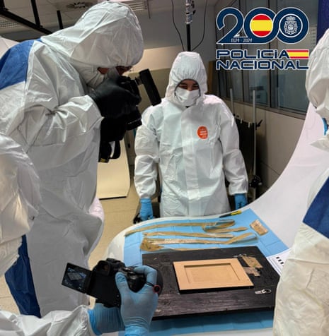 Spanish  Police inspect a Picasso painting “Still Life with Guitar”, that disappeared during transport on October 10, 2025, in Madrid, Spain October 24, 2025.