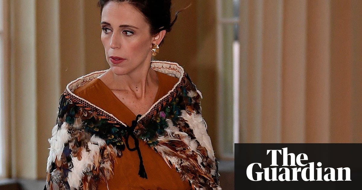 'She wore it well': Jacinda Ardern takes Māori cloak to Buckingham Palace