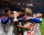 Avrupa futbolu: 10 kişilik Lyon, Nice'i geride bırakarak Ligue 1'in zirvesine yükseldi
