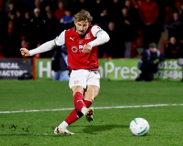Fleetwood Town v Arsenal: Carabao Cup fourth-round tie goes to penalties – live